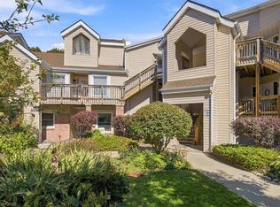 1210 Thorpe Rd #311, Burlington, ON L7S 2H1