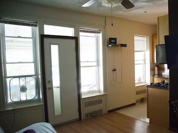 3rd image of 418 Essex St Floor 1
