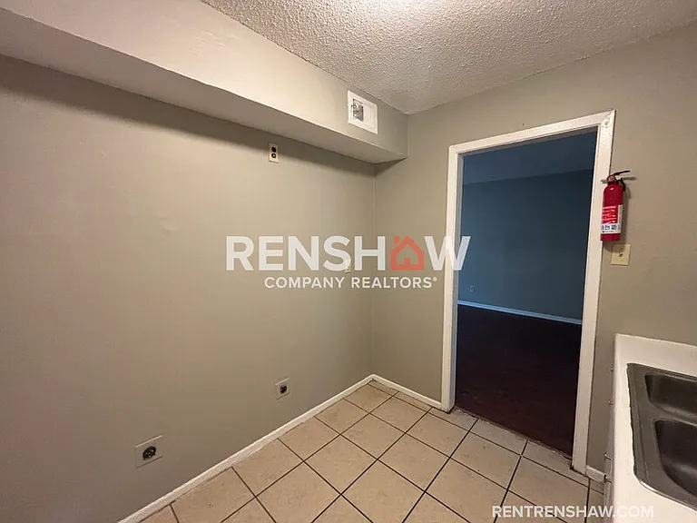 3642 Rhea Ave — Photo 6