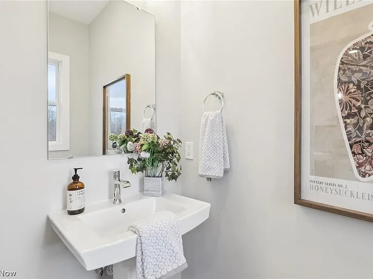 11214 N Park Pl — Photo 17