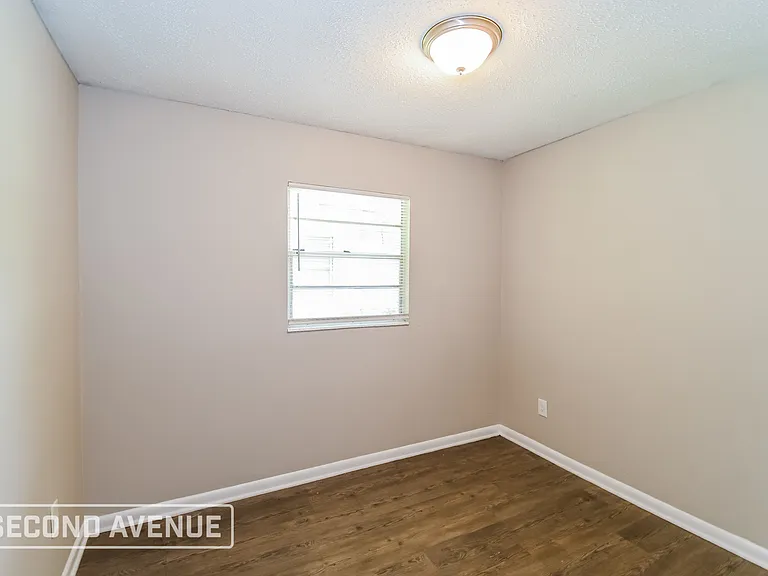 2939 W 4th St — Photo 15