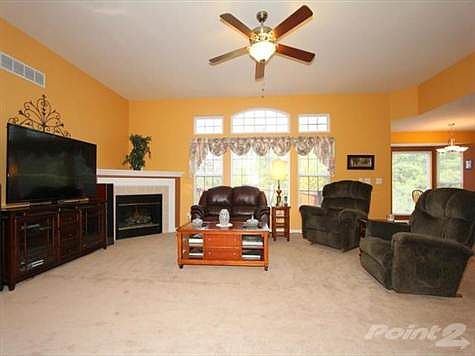 4th image of 10303 Meadow Glen Dr