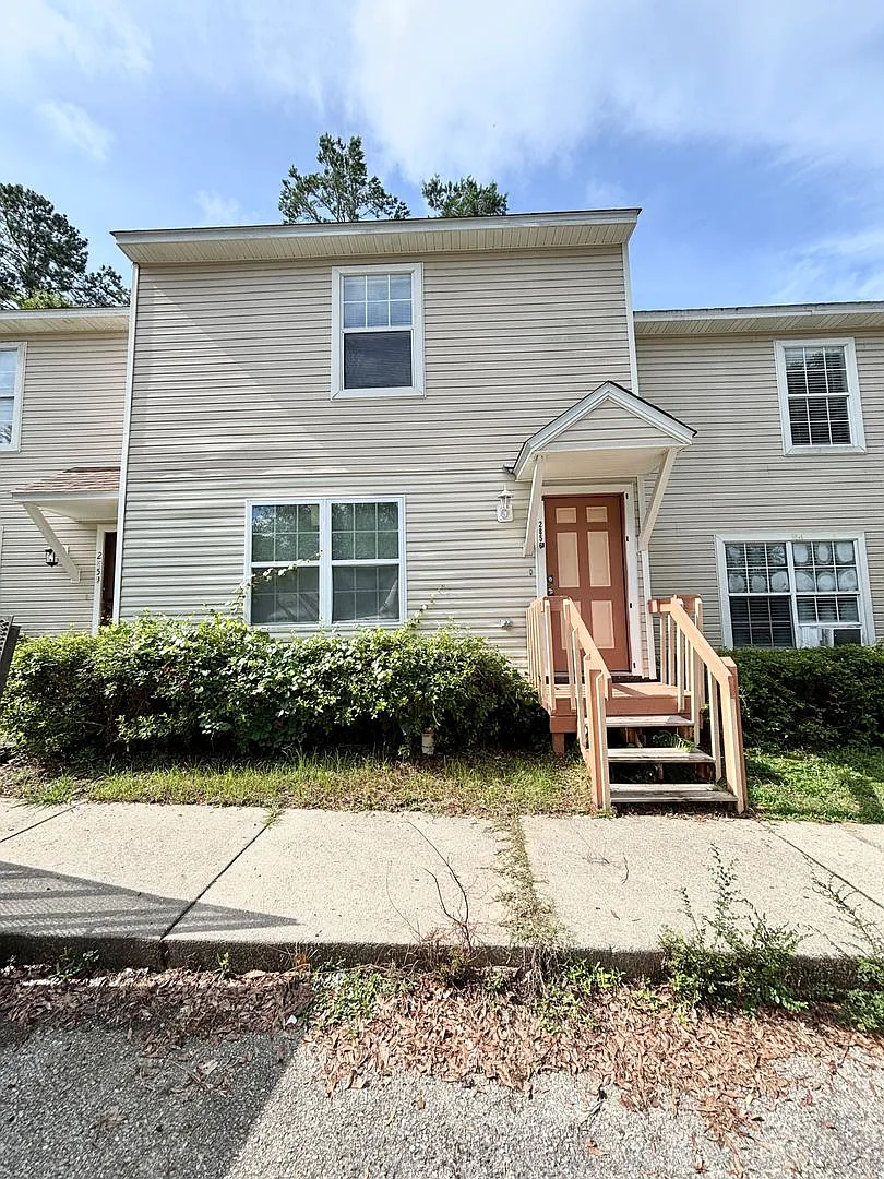 Townhouse Near FAMU & North Florida Fairgrounds — Photo 1