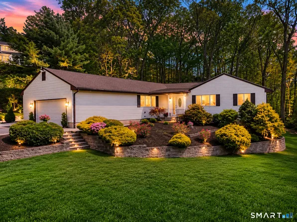 6 Rivercove Drive, Cromwell, CT 06416