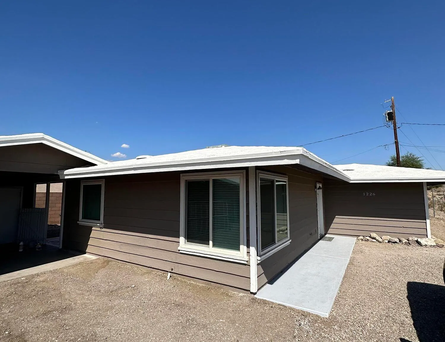 2 bed, 1.0 bath, 1300 sqft, $1,500 — Photo 1