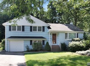 537 Van Buren St, Ridgewood, NJ 07450