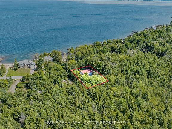 2nd image of 2554 Champlain Rd