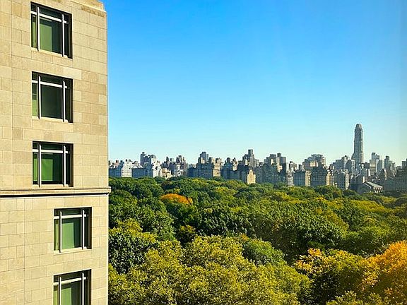 3rd image of 1 Central Park N #1124