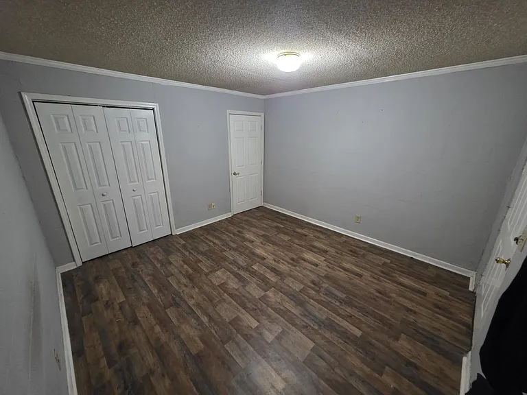 206 Flanders St — Photo 4