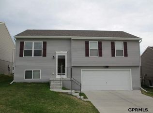 6967 N 89th St, Omaha, NE 68122