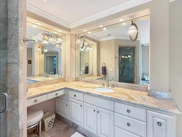 1526 Hillview Dr — Photo 23