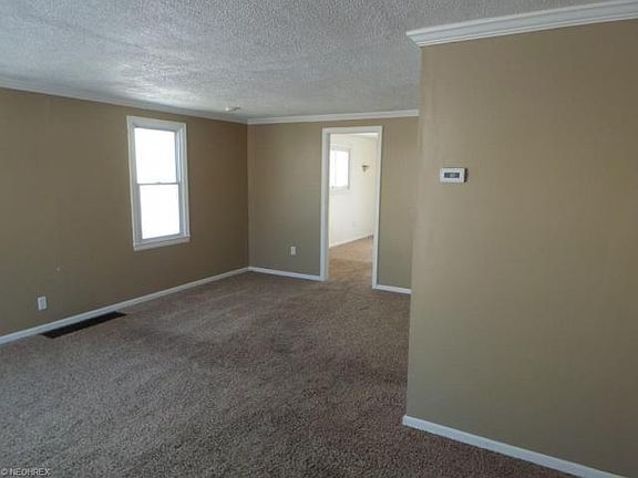 3rd image of 564 E Ford Ave