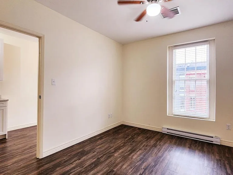 38 Walton St — Photo 5
