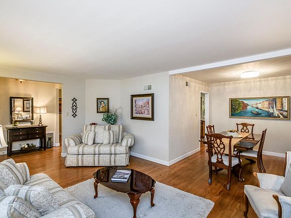 5th image of 110 Parkview Dr