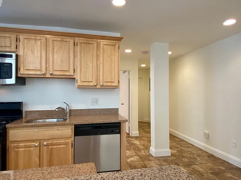 1322 Commonwealth Ave #3D — Photo 32