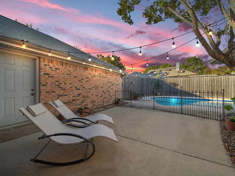 1507 Broadmoor Dr — Photo 33