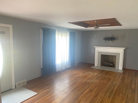 3rd image of 205 Maywood Dr