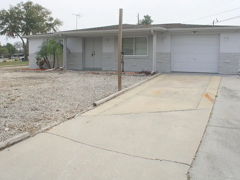 4719 Bonton Dr — Photo 2