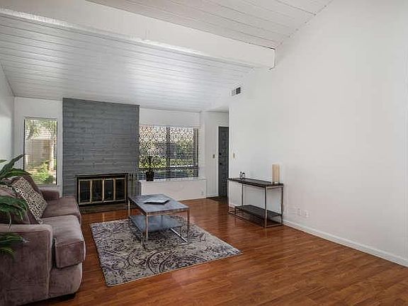 4th image of 5068 N Wishon Ave APT D