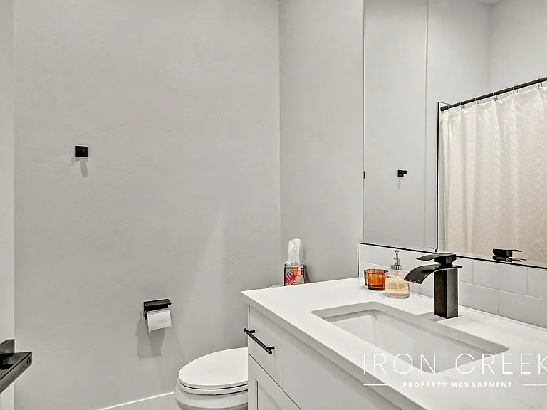 2928 W Davis St — Photo 14