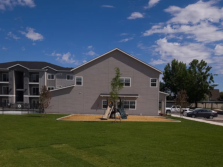 The Hawthorne Luxury Apartments Caldwell Clubhouse & Lounge