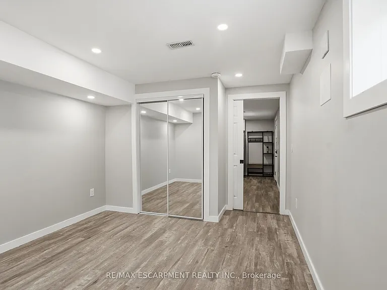 43 Fleming Cres #LOWER LEVEL — Photo 13