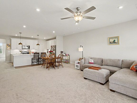 4th image of 312 Cornwall Dr