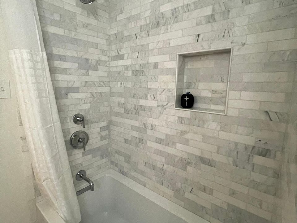 2nd image of 2857 Castlewood Dr NW