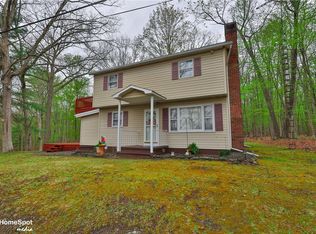 6438 Lakeshore Dr E, East Stroudsburg, PA 18302