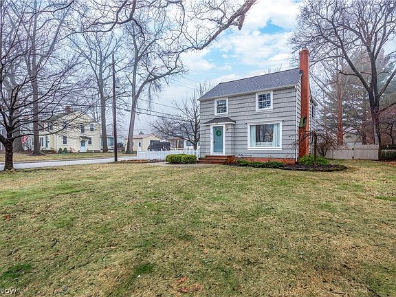 2nd image of 486 Oakmoor Rd
