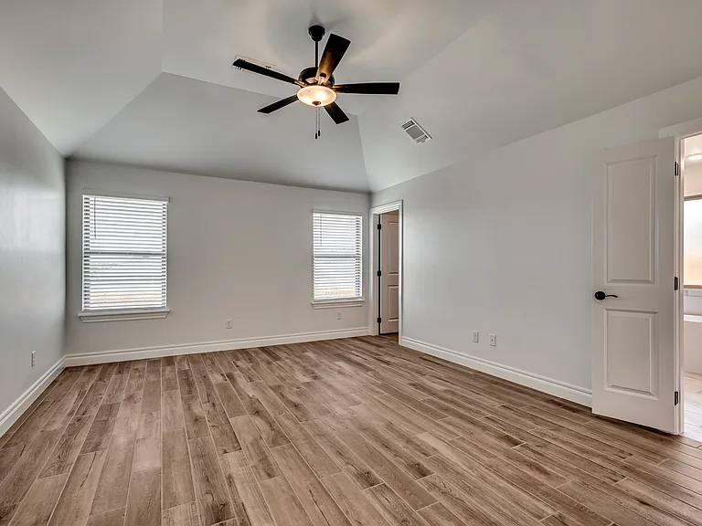 3241 Mangrove Dr — Photo 14