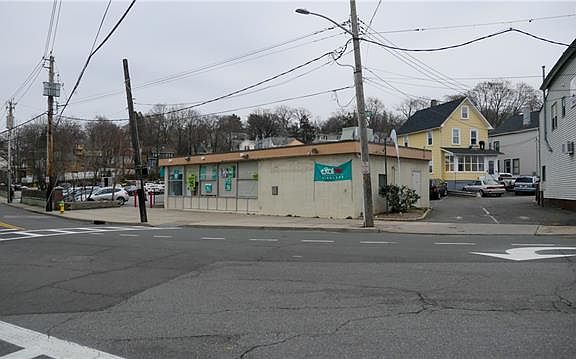 3rd image of 88 Croton Ave