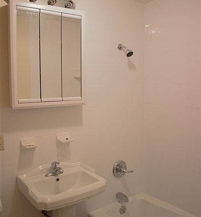 2nd image of 813 Herkimer St