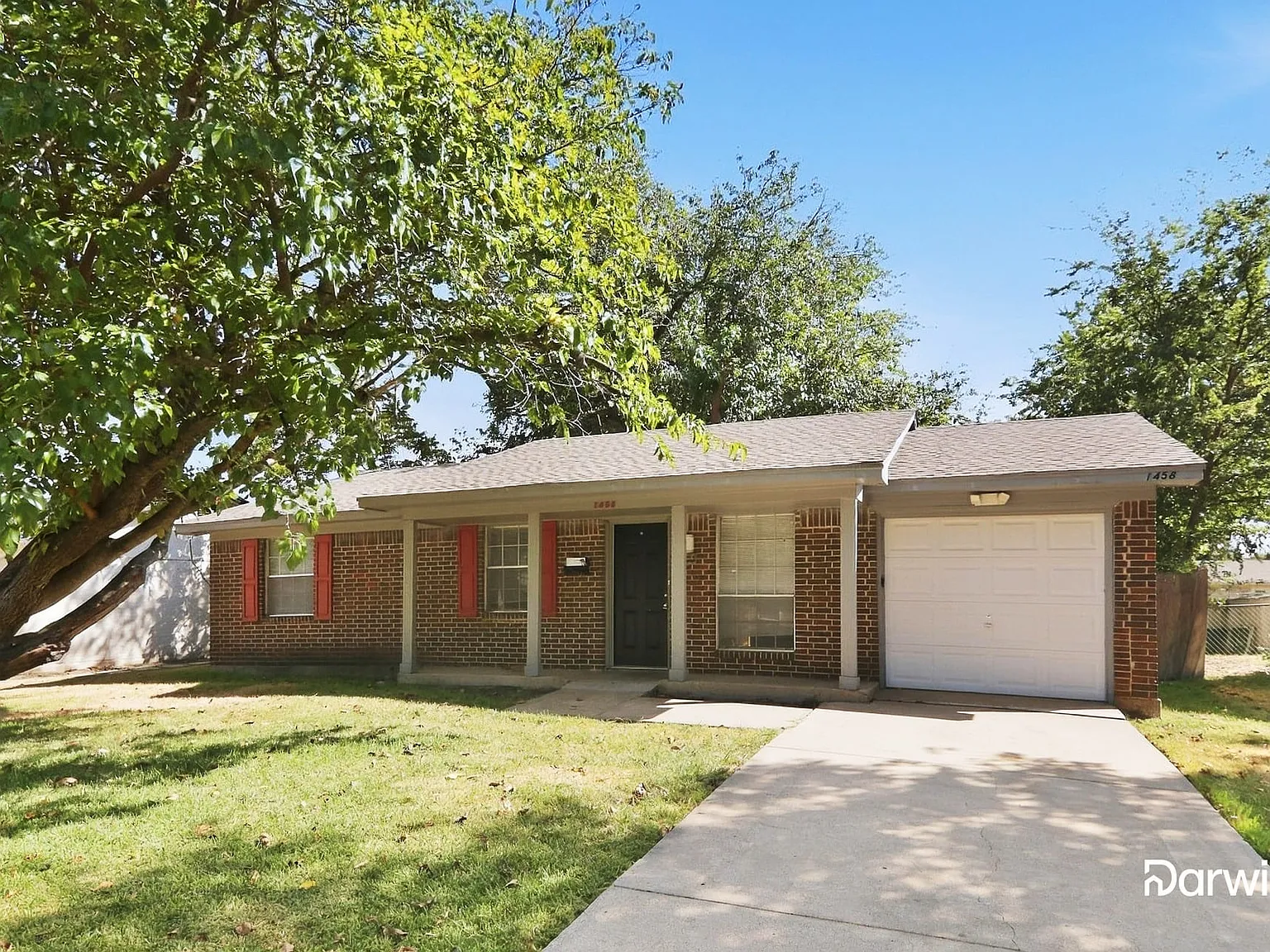 3 bed, 1.5 bath, 999 sqft, $1,860 — Photo 2