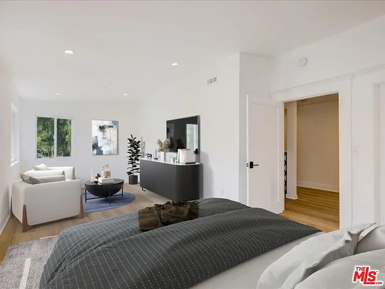 400 N Avenue 66 — Photo 21