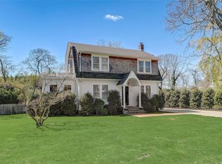 8 Woodland Park Rd, Bellport, NY 11713