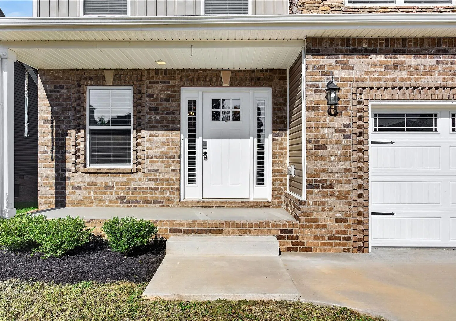 Pet Friendly Five Bedroom! — Photo 4