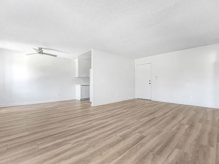 3415 McLaughlin Ave in Mar Vista! Steps to toe Mar Vista Rec Center! — Photo 7