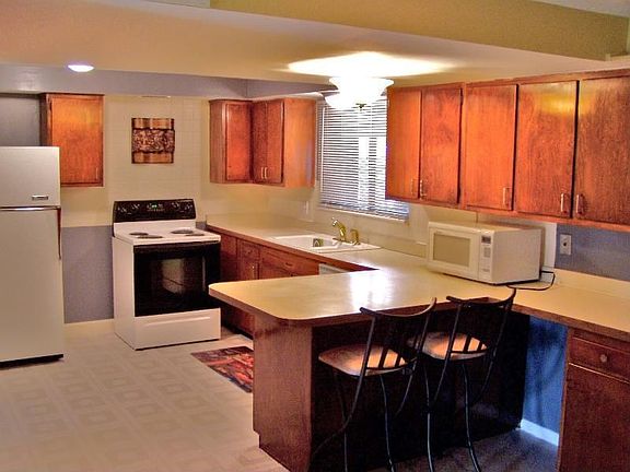 3rd image of 3525 Canberra Ct