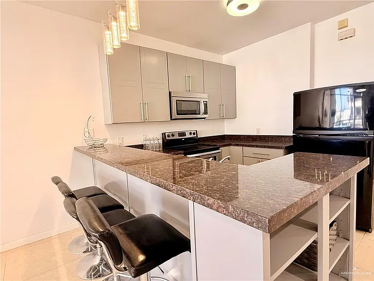 813 Travis St #207 — Photo 14