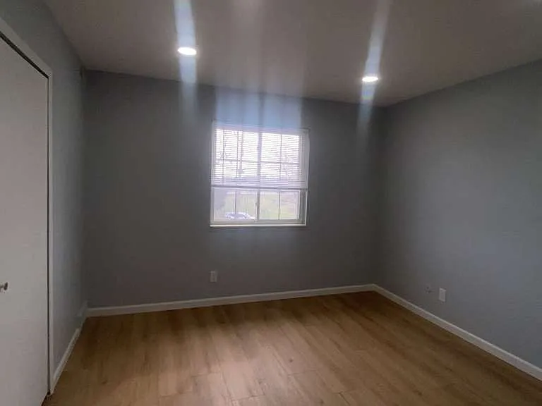 45240 Keding St #301 — Photo 10