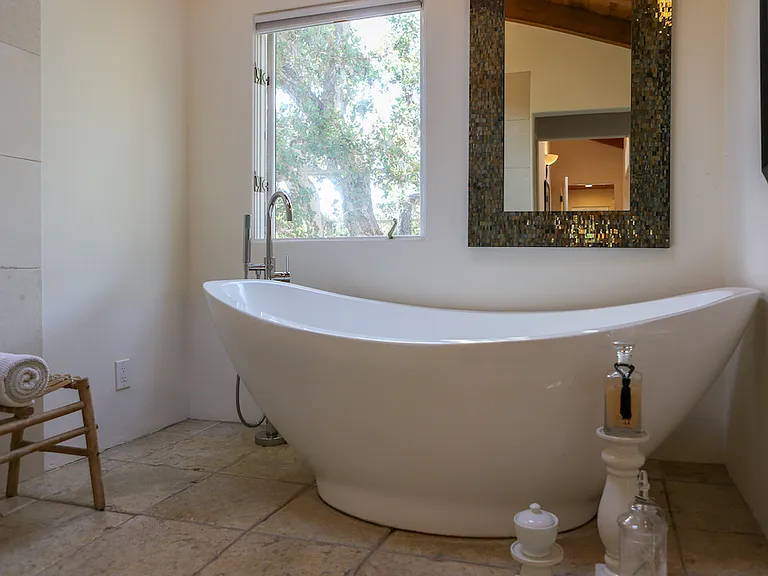 Atherton Dr — Photo 15