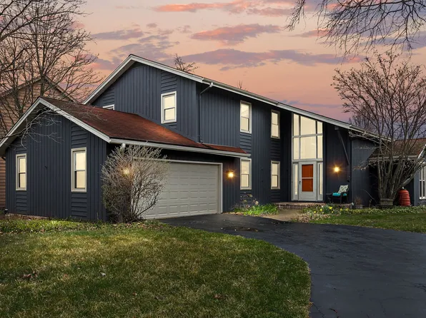 2660 Sun Valley Rd, Lisle, IL 60532