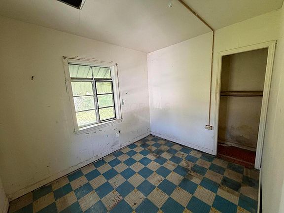 4th image of 2386 Rhoads Ave
