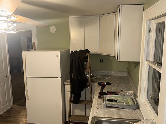 4th image of 61 Ellicott St #2