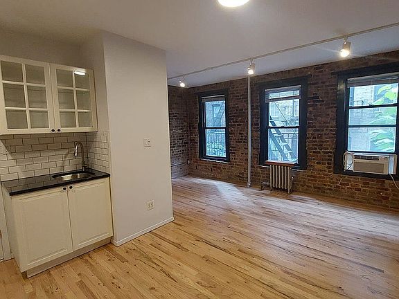 2nd image of 146 Sullivan St #4
