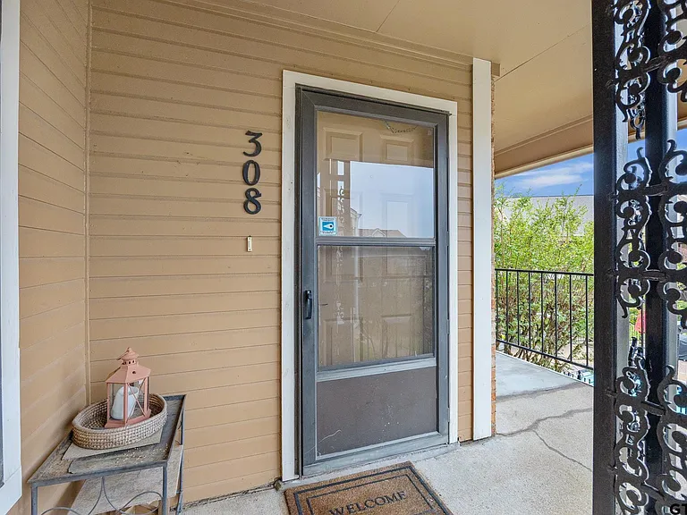 400 S Town Dr #308 — Photo 5