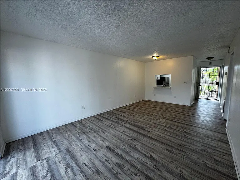 2800 NW 56th Ave #D401 — Photo 4