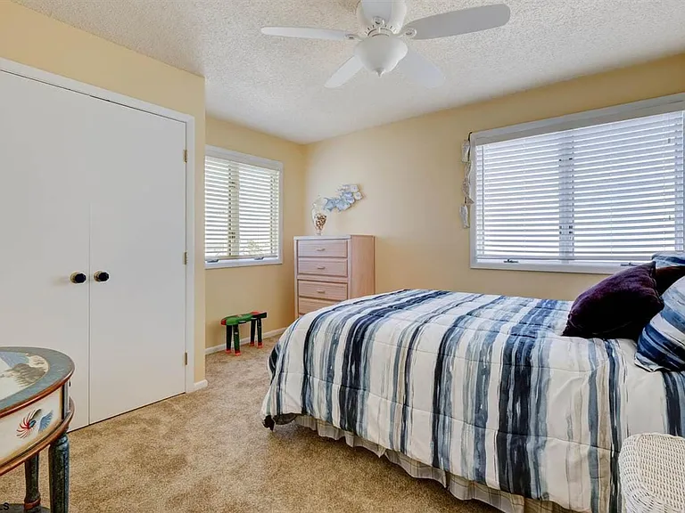 1304 Ocean Ave #1304 — Photo 23