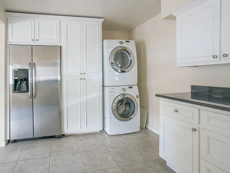 1846 Henry Cir SW — Photo 7